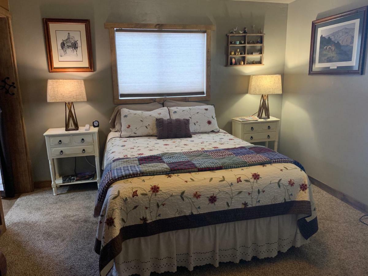 Zion'S Backyard Bed And Breakfast Colorado City Exterior photo