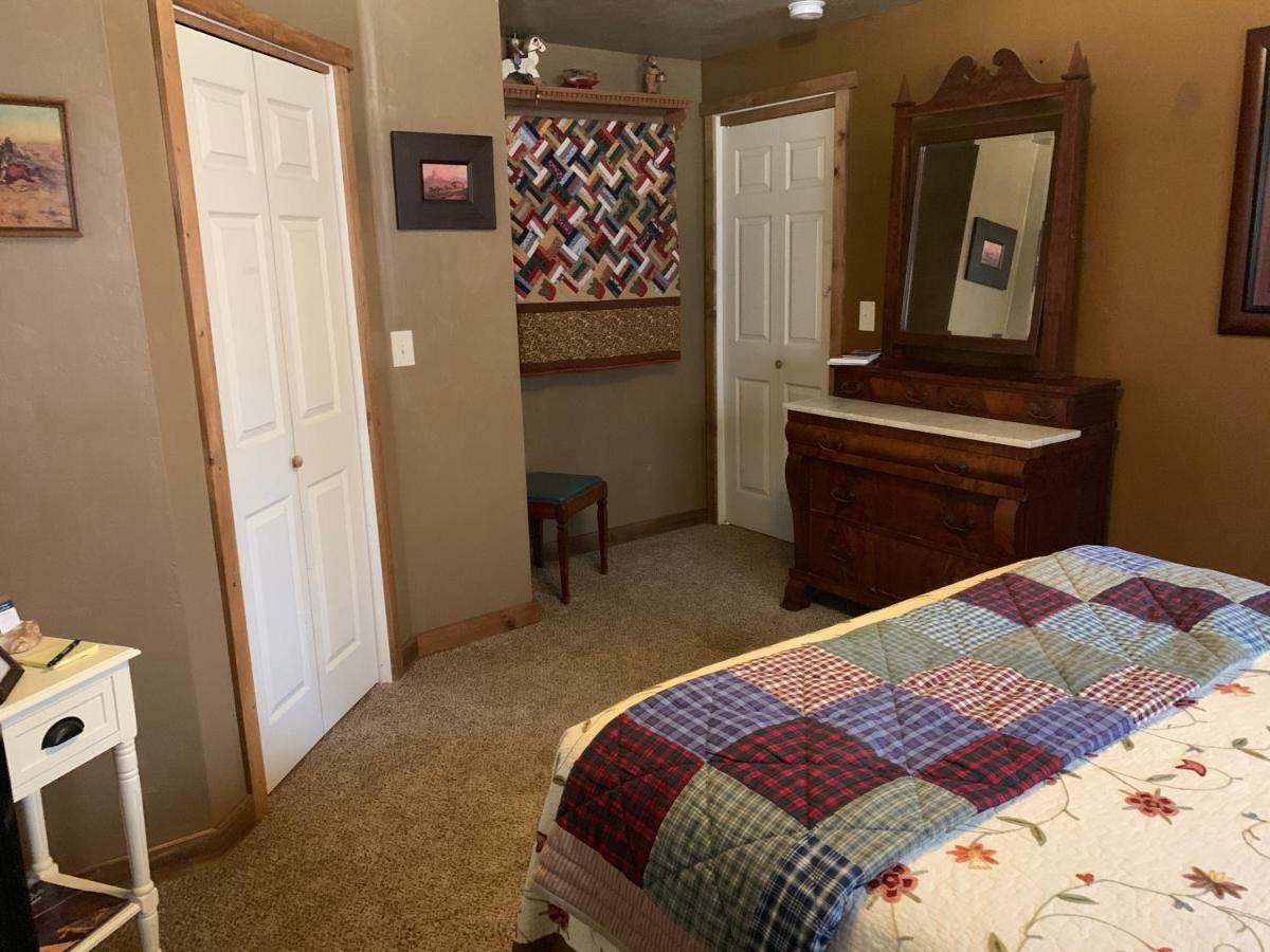 Zion'S Backyard Bed And Breakfast Colorado City Exterior photo