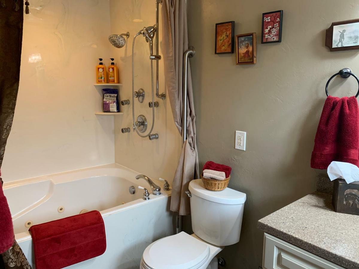 Zion'S Backyard Bed And Breakfast Colorado City Exterior photo